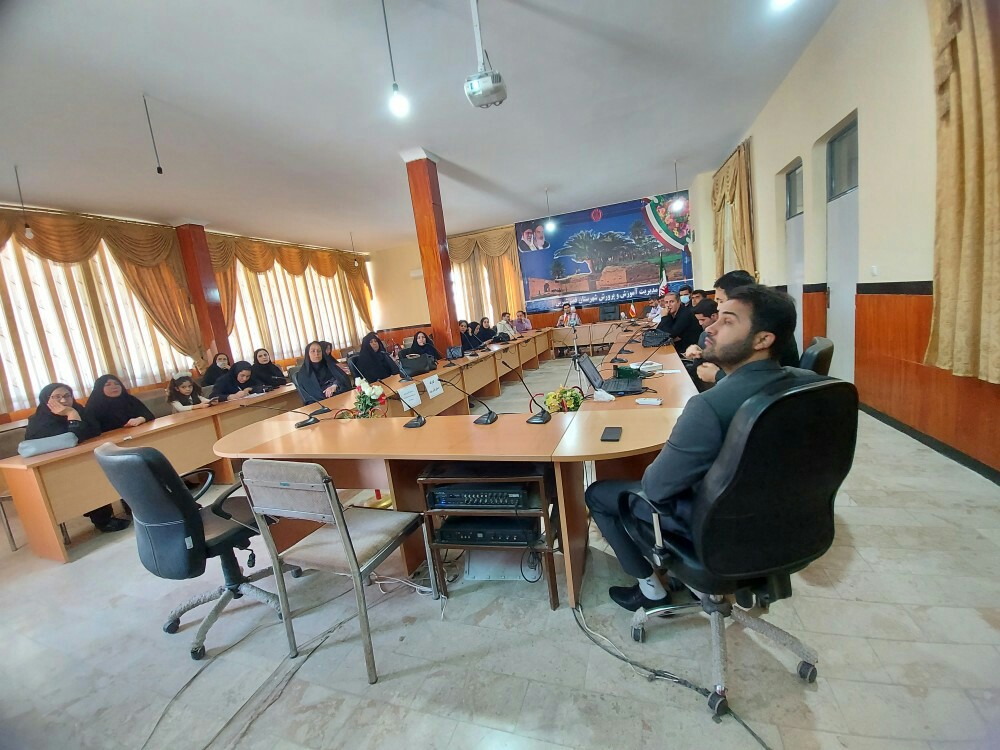 کارگاه اموزش وپرورش